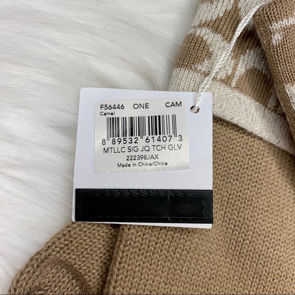 NWT COACH Gloves - Picture 4 of 5